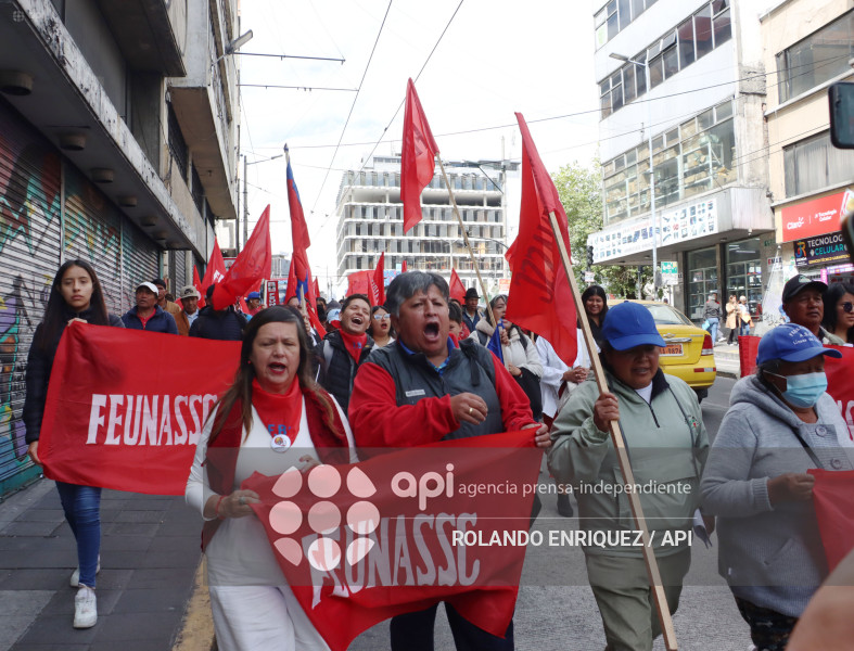 SEGURO CAMPESINO PROTESTA EN EL IESS