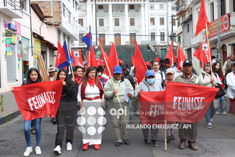 SEGURO CAMPESINO PROTESTA EN EL IESS