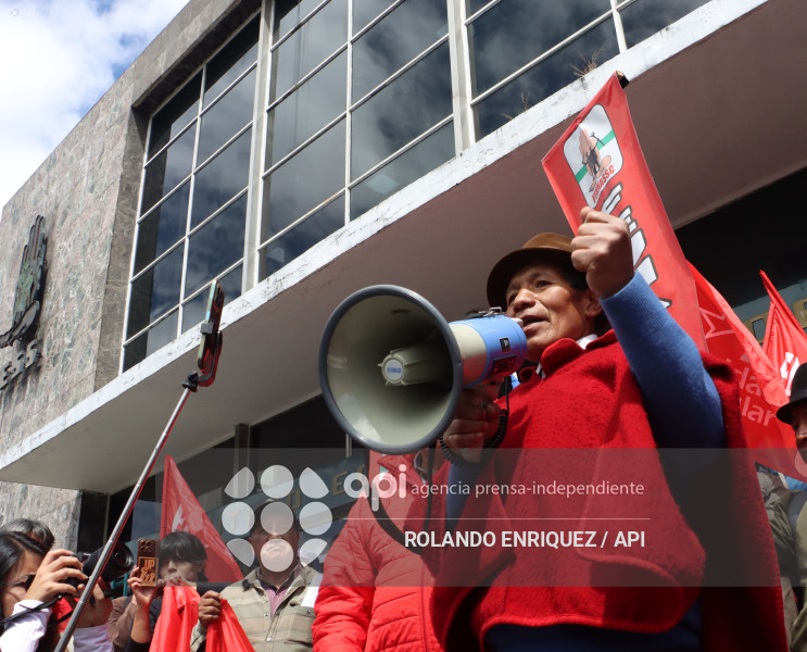 SEGURO CAMPESINO PROTESTA EN EL IESS