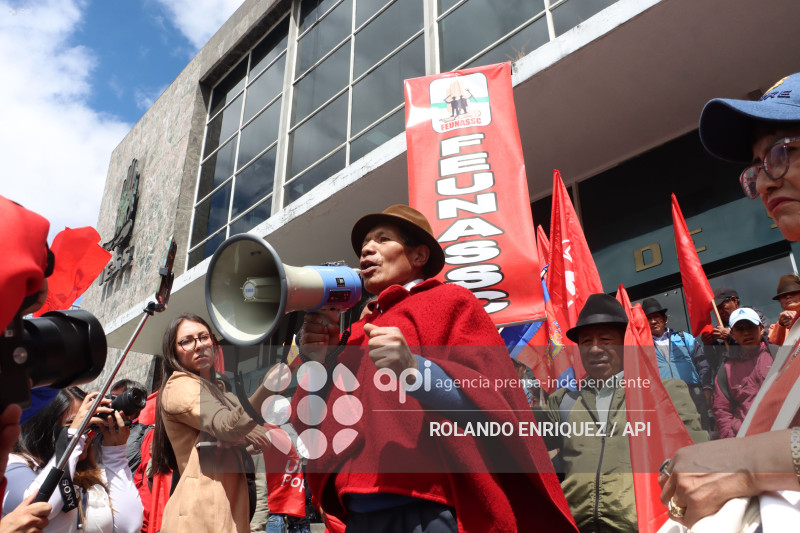 SEGURO CAMPESINO PROTESTA EN EL IESS