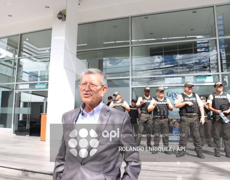 OSCAR AYERVE IMPEDIDO DE INGRESAR CPCCS