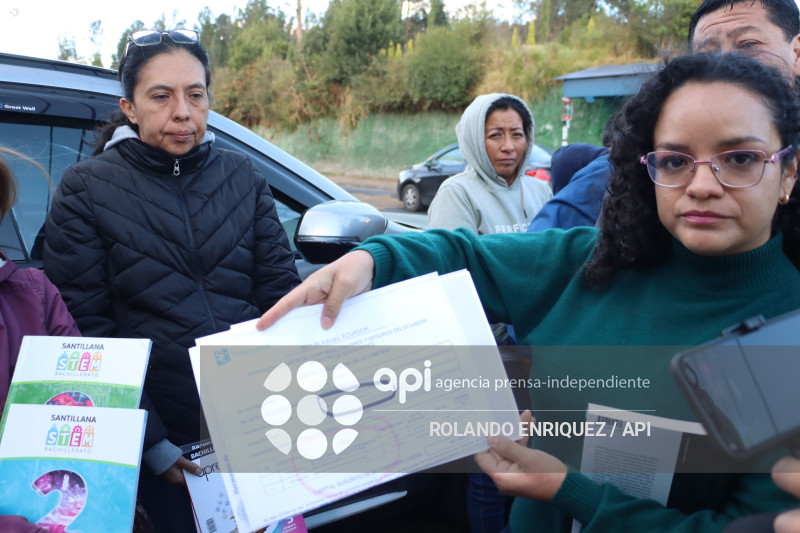 DENUNCIAN EXCESOS PRECIOS LIBROS Y UNIFORMES EN COLEGIO LA SALLE