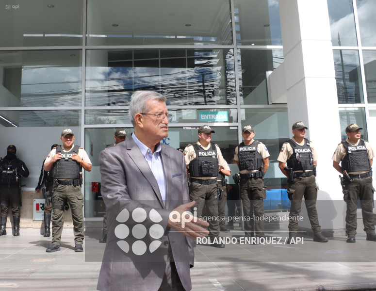 OSCAR AYERVE IMPEDIDO DE INGRESAR CPCCS