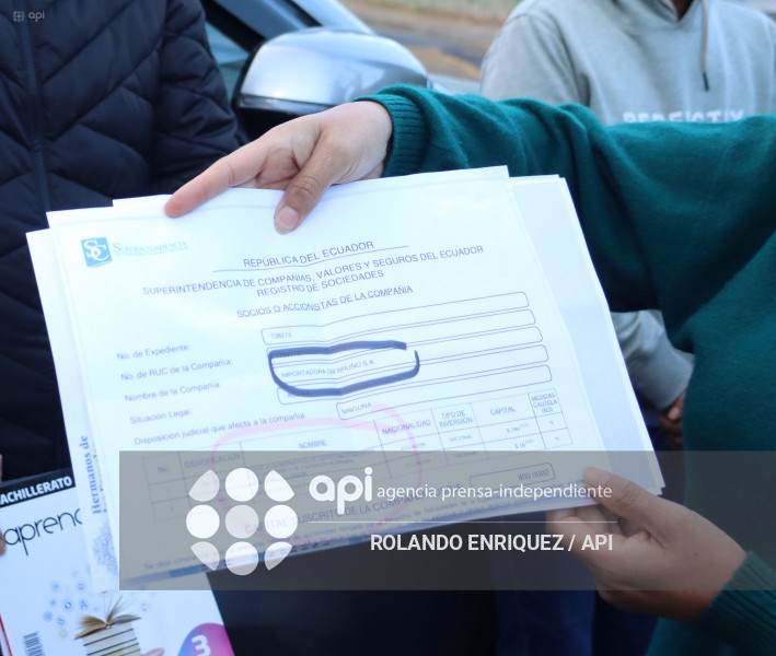 DENUNCIAN EXCESOS PRECIOS LIBROS Y UNIFORMES EN COLEGIO LA SALLE