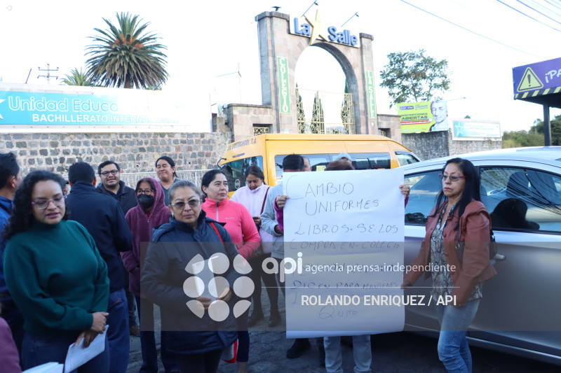 DENUNCIAN EXCESOS PRECIOS LIBROS Y UNIFORMES EN COLEGIO LA SALLE