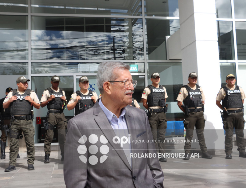 OSCAR AYERVE IMPEDIDO DE INGRESAR CPCCS