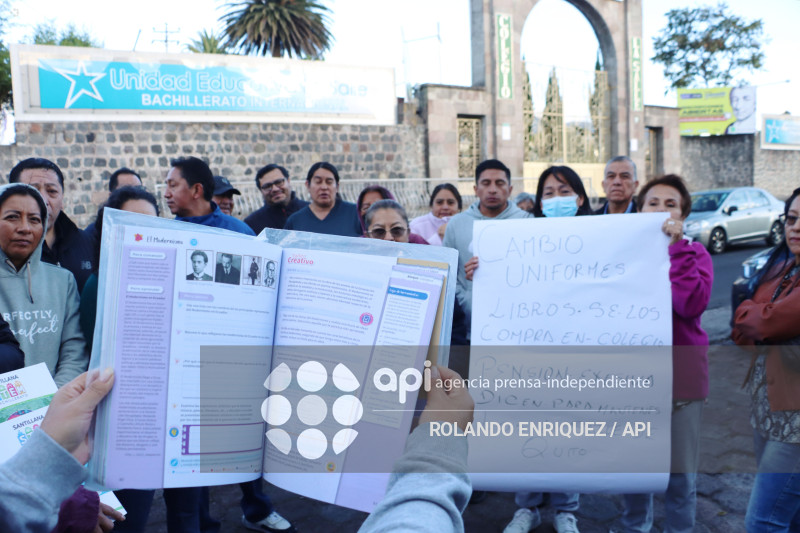 DENUNCIAN EXCESOS PRECIOS LIBROS Y UNIFORMES EN COLEGIO LA SALLE
