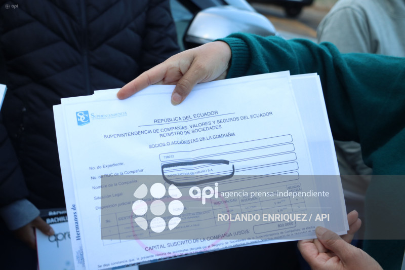 DENUNCIAN EXCESOS PRECIOS LIBROS Y UNIFORMES EN COLEGIO LA SALLE