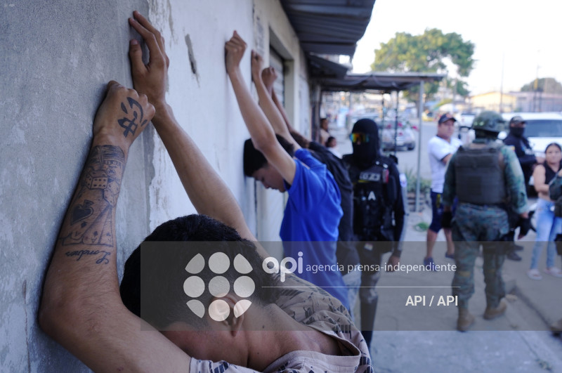 GYE-OPERATIVOS DURAN