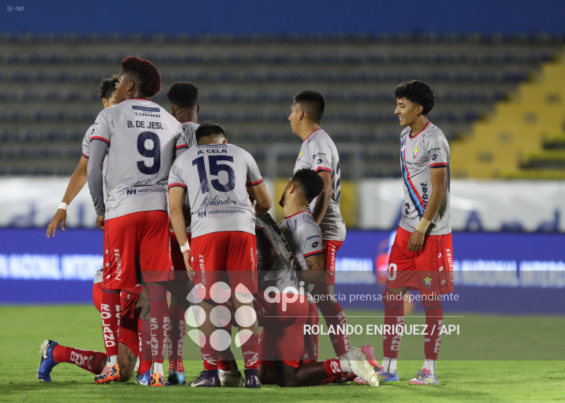 FBL  LIGA ECUABET  VINO TINTO VS NACIONAL