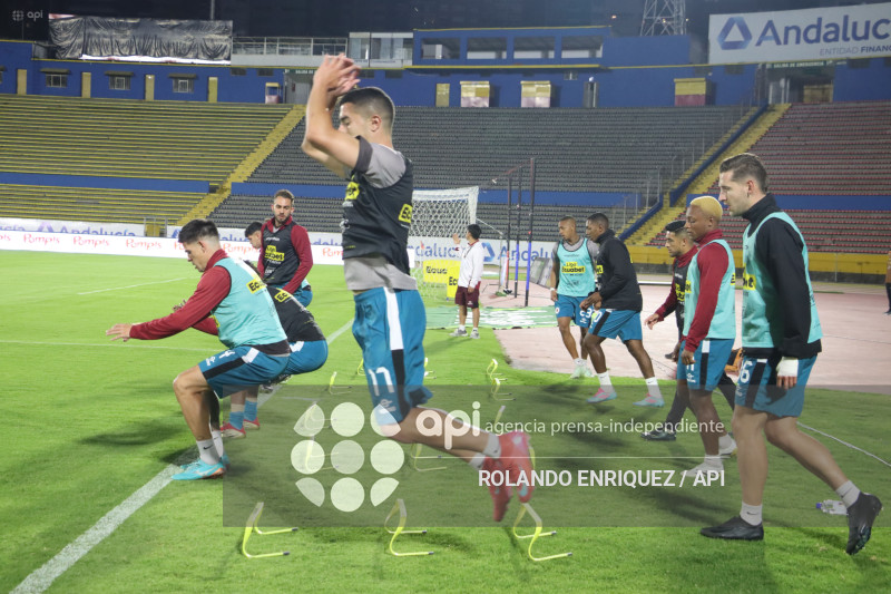 FBL  LIGA ECUABET  VINO TINTO VS NACIONAL