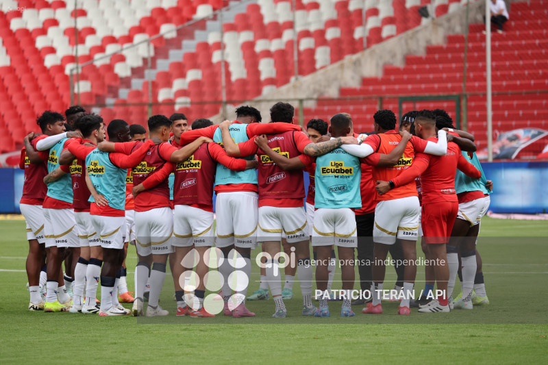FBL LIGA ECUABET LIGA DE QUITO LDU VS MACARÁ