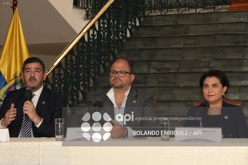 REUNION ALCALDES CANCILLER