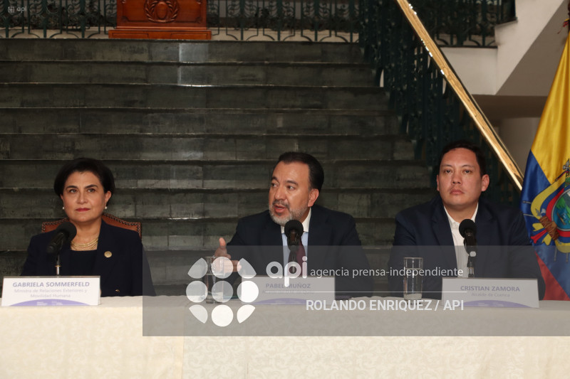 REUNION ALCALDES CANCILLER