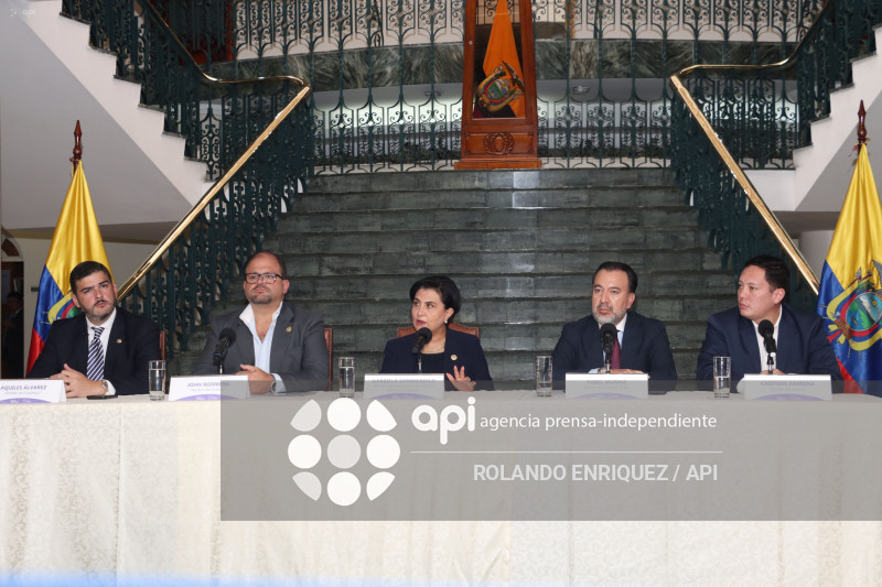 REUNION ALCALDES CANCILLER