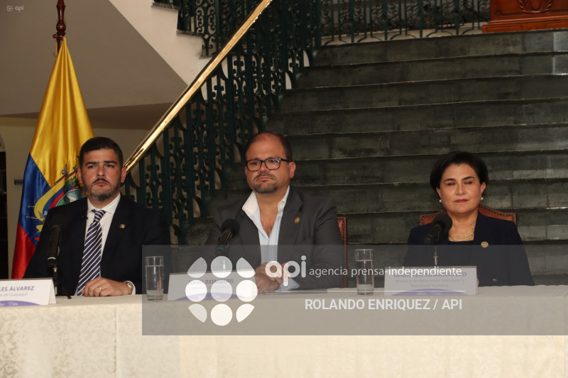 REUNION ALCALDES CANCILLER