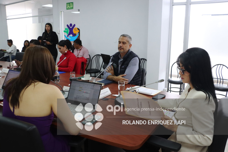 COMISION DE LA NINEZ CASO NEONATOS