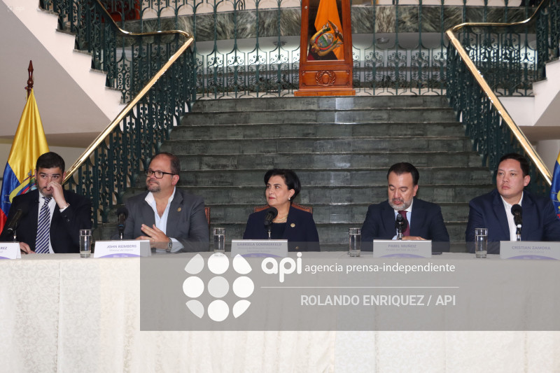 REUNION ALCALDES CANCILLER