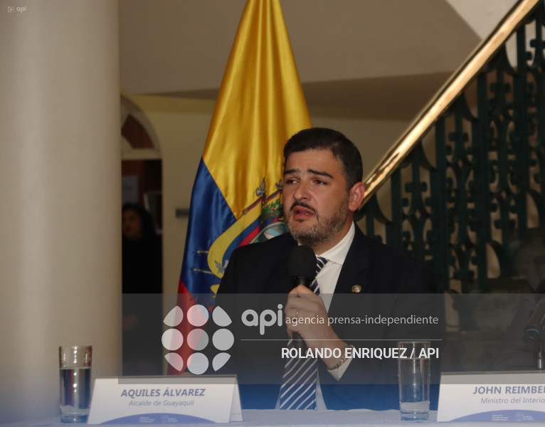 REUNION ALCALDES CANCILLER