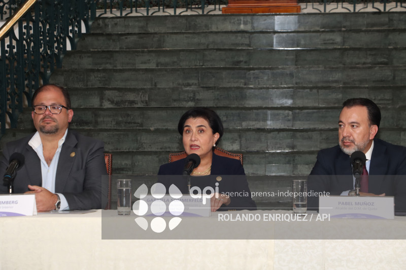 REUNION ALCALDES CANCILLER