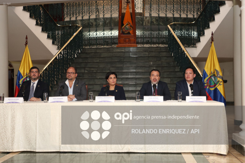 REUNION ALCALDES CANCILLER