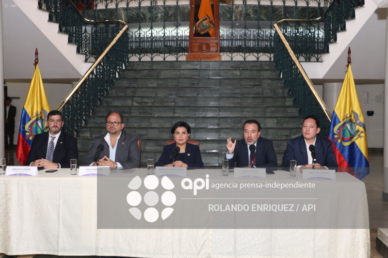 REUNION ALCALDES CANCILLER