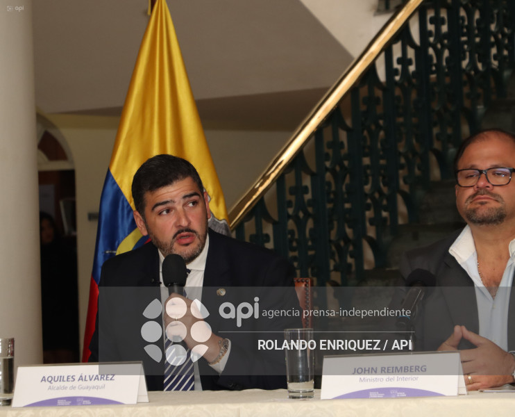 REUNION ALCALDES CANCILLER