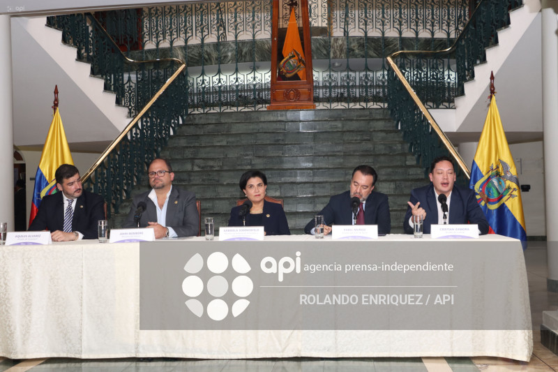 REUNION ALCALDES CANCILLER