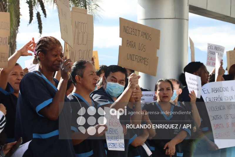 PROTESTA PERSONAL LIMPIEZA HOSPITAL CALDERON