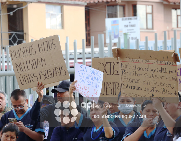 PROTESTA PERSONAL LIMPIEZA HOSPITAL CALDERON