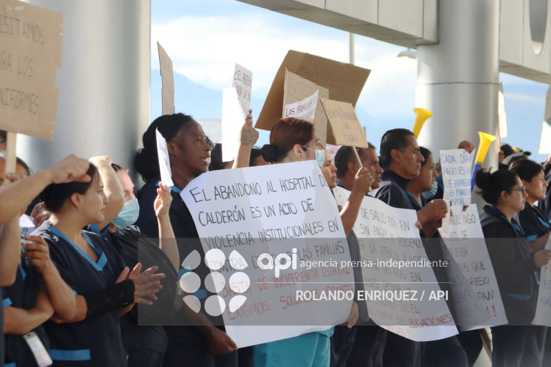PROTESTA PERSONAL LIMPIEZA HOSPITAL CALDERON