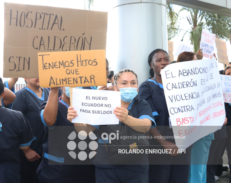 PROTESTA PERSONAL LIMPIEZA HOSPITAL CALDERON