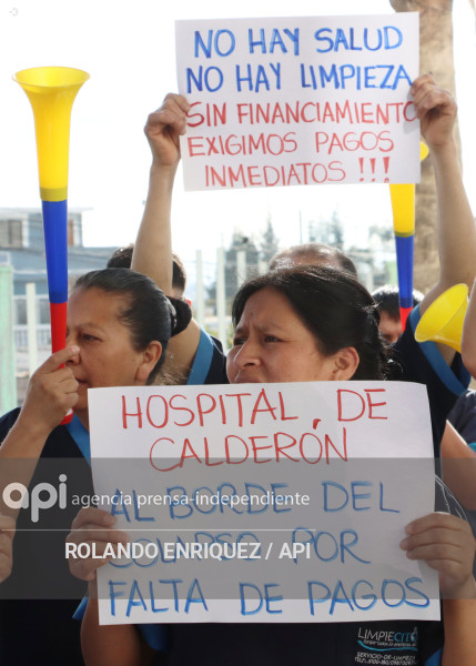 PROTESTA PERSONAL LIMPIEZA HOSPITAL CALDERON