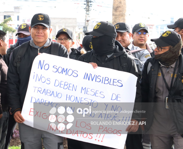 PROTESTA PERSONAL LIMPIEZA HOSPITAL CALDERON