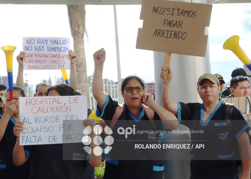 PROTESTA PERSONAL LIMPIEZA HOSPITAL CALDERON