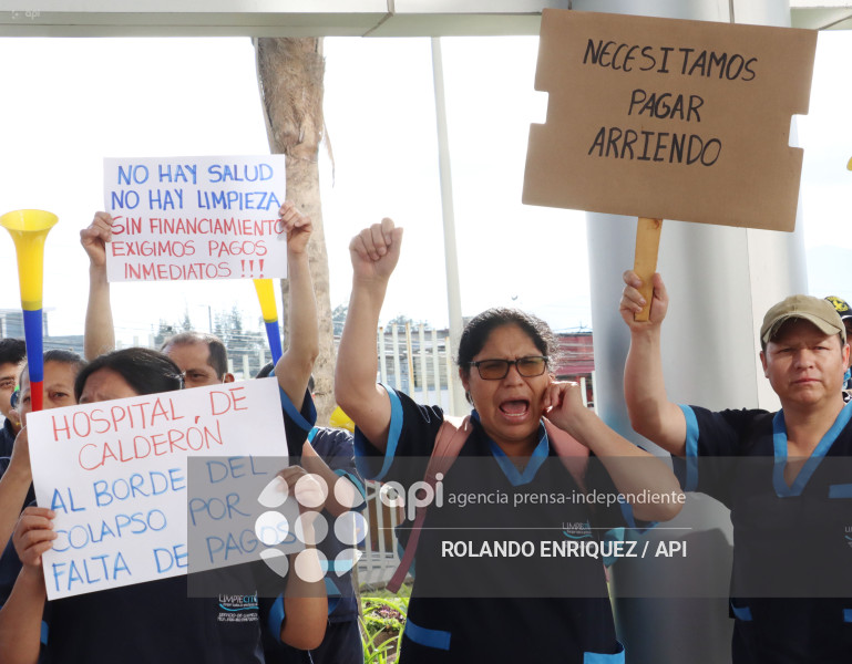 PROTESTA PERSONAL LIMPIEZA HOSPITAL CALDERON