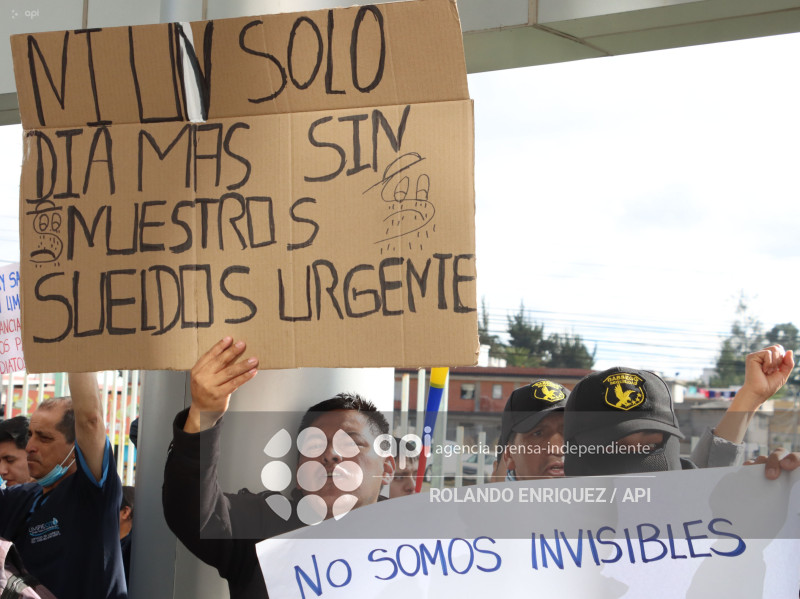 PROTESTA PERSONAL LIMPIEZA HOSPITAL CALDERON