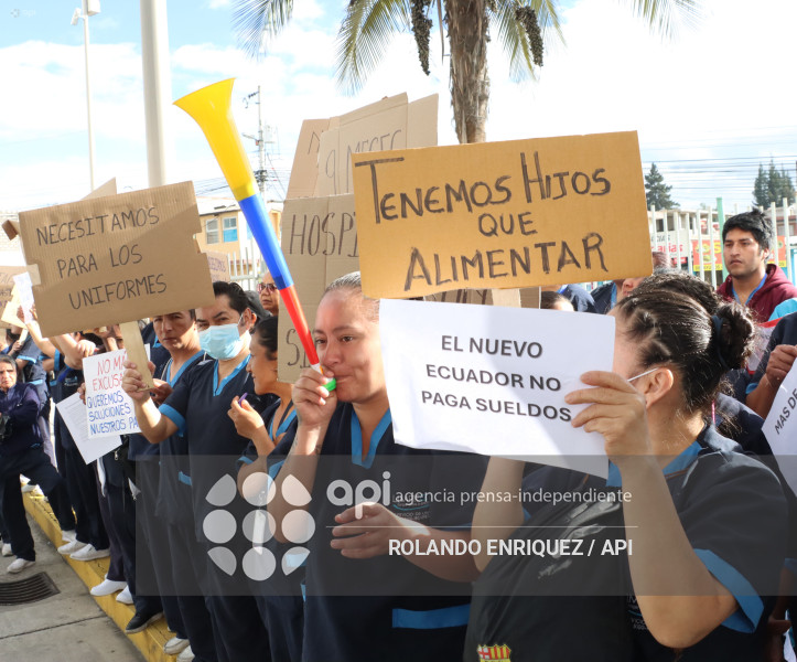 PROTESTA PERSONAL LIMPIEZA HOSPITAL CALDERON