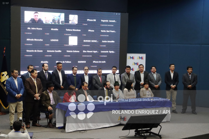 MUNICIPIOS EXIGEN PAGOS AL GOBIERNO