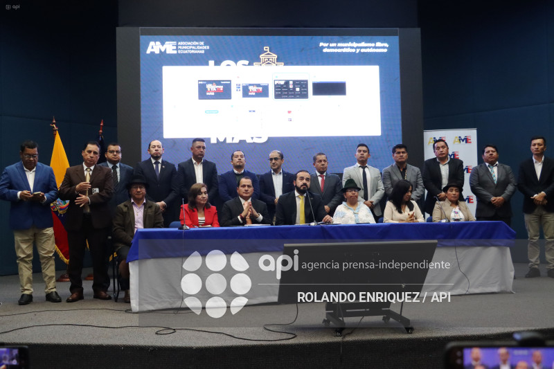 MUNICIPIOS EXIGEN PAGOS AL GOBIERNO