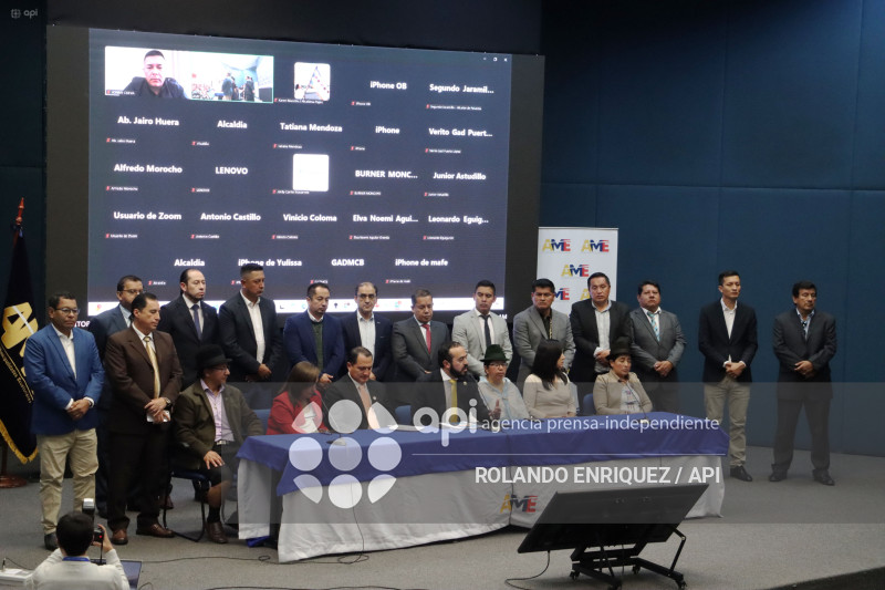 MUNICIPIOS EXIGEN PAGOS AL GOBIERNO