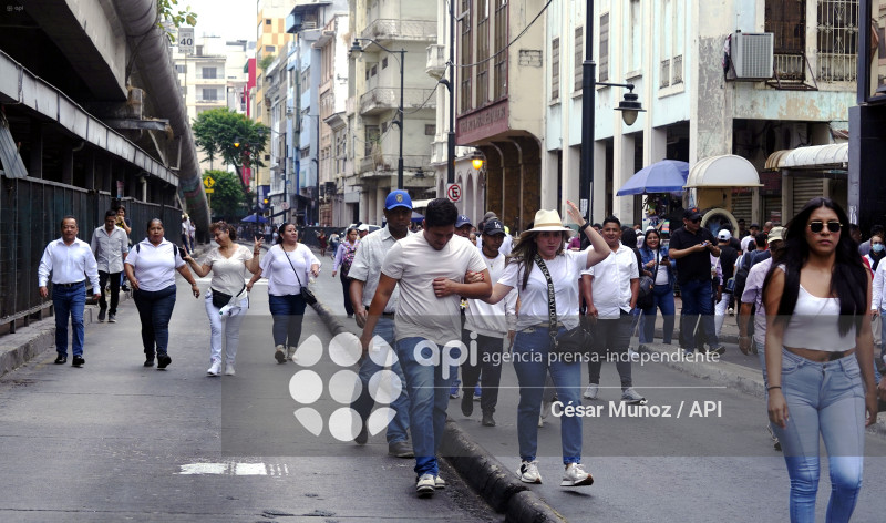 GYE-MARCHA GOBIERNO NOBOA