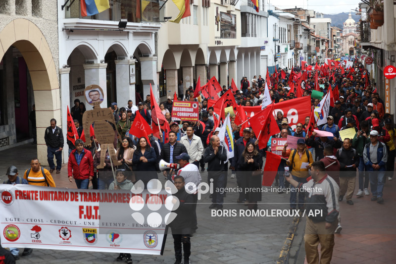 CUENCA-MARCHA-CONTRA GOBIERNO NOBOA