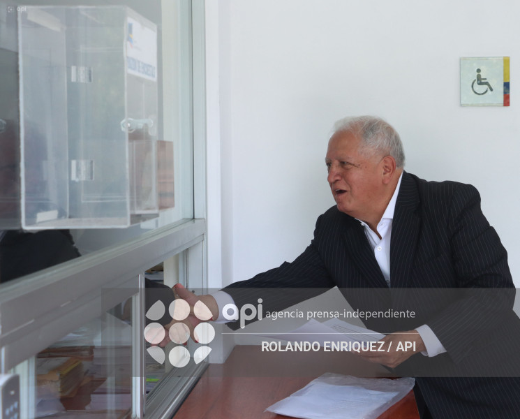 HENRY LLANES DEMANDA DE INCONSTITUCIONALIDAD