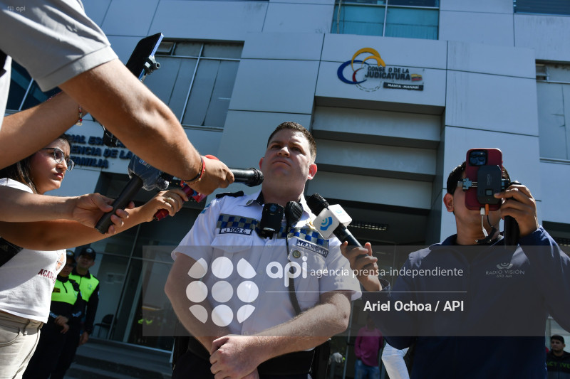 MANTA-AGENTES-TRANSITO-PLANTON