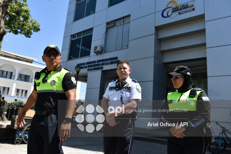 MANTA-AGENTES-TRANSITO-PLANTON