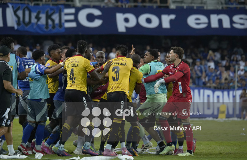 FBL-LIGAECUABET-EMELEC-BARCELONA