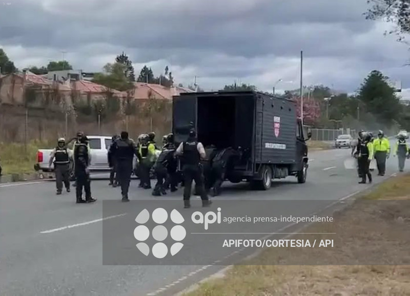 CUENCA-CIERRE VIA-CUENCA AZOGUES
