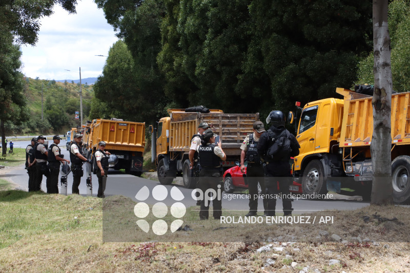 PROTESTA VOLQUETEROS QUITO