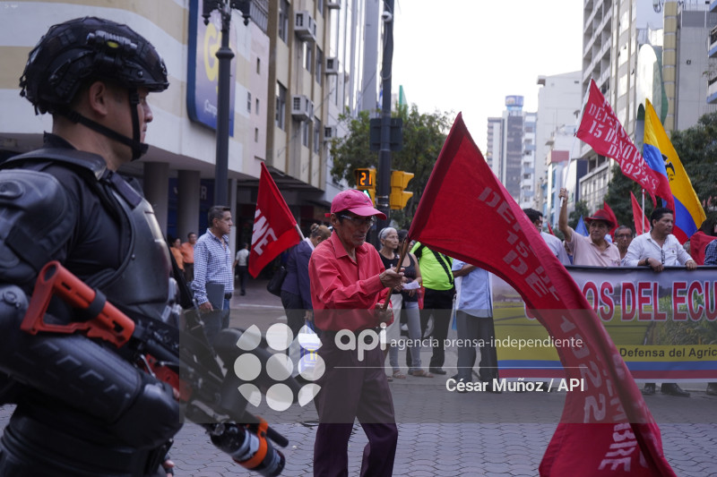 GYE-MARCHA CONTRA NOBOA